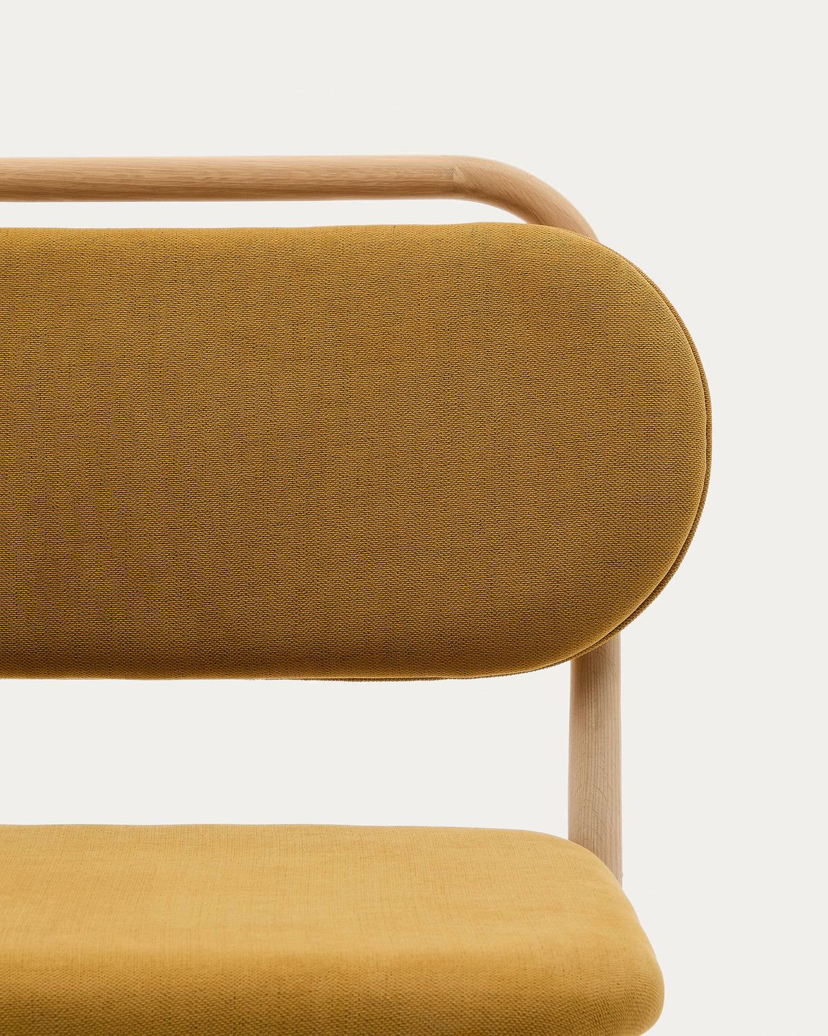 Fauteuil Japandi en tissu chenille moutarde et bois de chêne - Helda