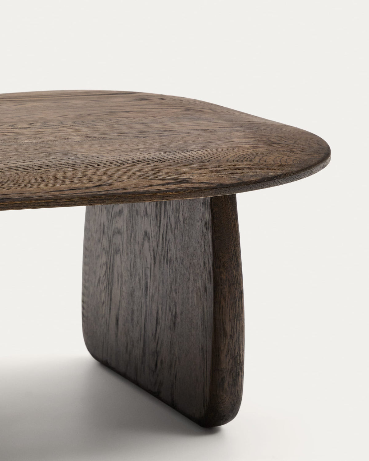 Table auxiliaire Japandi en bois de chêne finition foncée 71 x 70 cm - Pirita