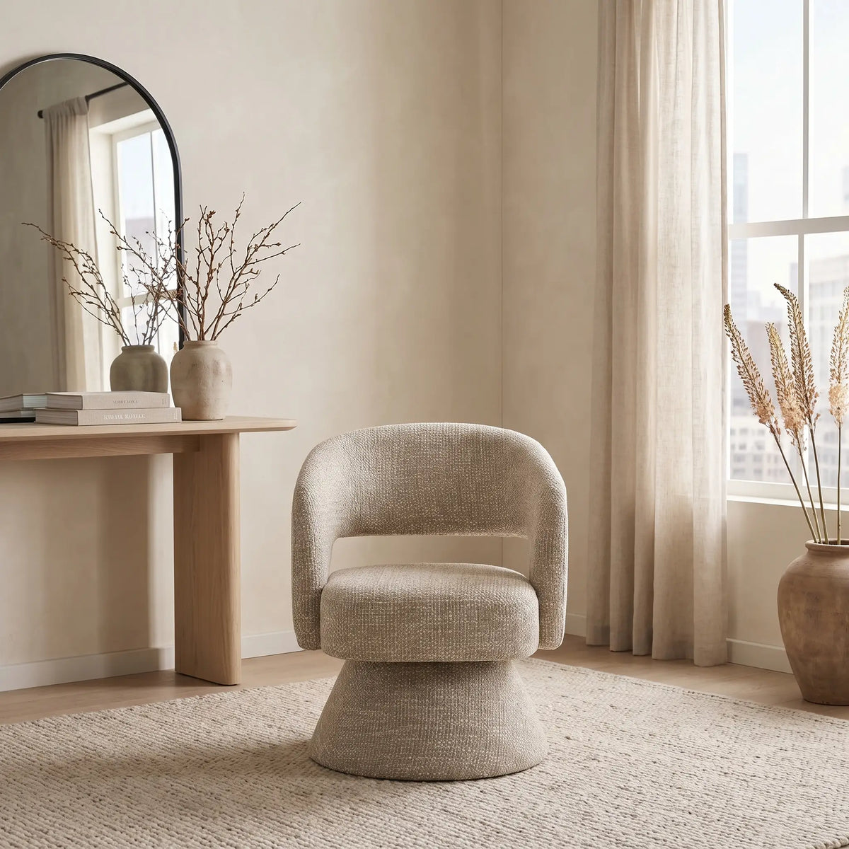 Fauteuil Japandi pivotant en tissu texturé beige - Narolia