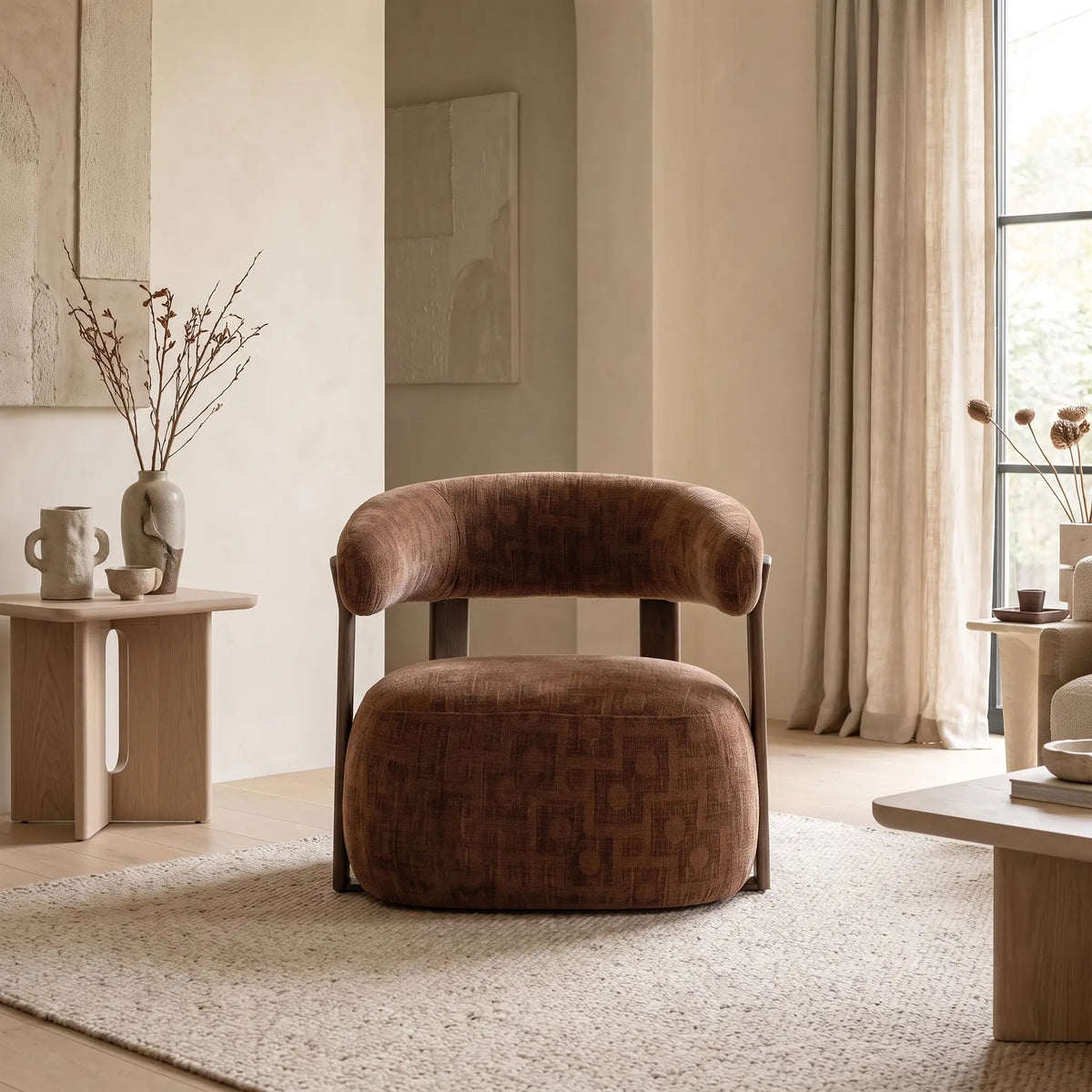 Fauteuil Japandi lounge en tissu structuré marron - Foon